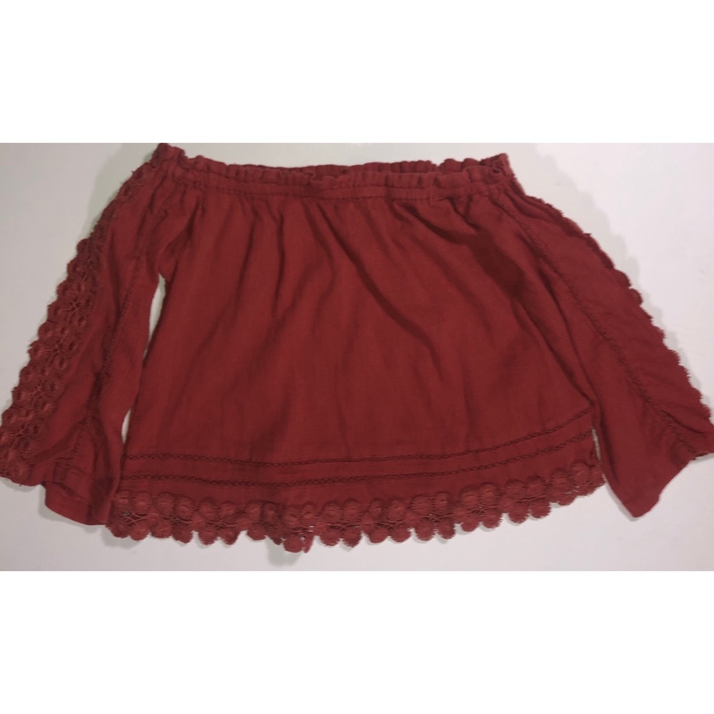 Topshop top size 6. 16” overall. 16” pit to pit.